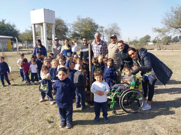 Día de Plantación en el Jardín 25 de Mayo 