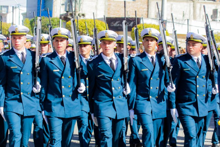 Imágenes del 27° Desfile Cívico, Militar y Gaucho
