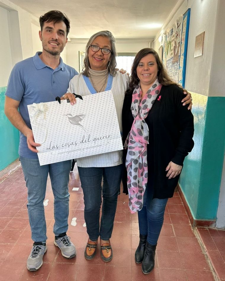 Reconocimiento a la Directora Enriqueta Martinez