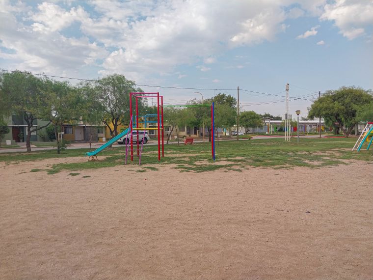 Tareas de mantenimiento en espacios verdes de la ciudad