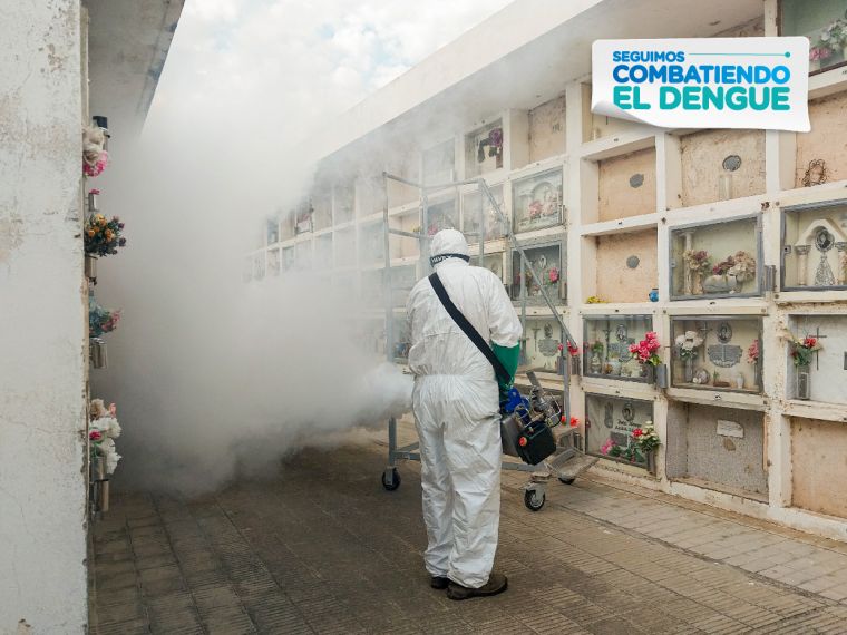 Reforzamos la campaña contra el dengue en el cementerio