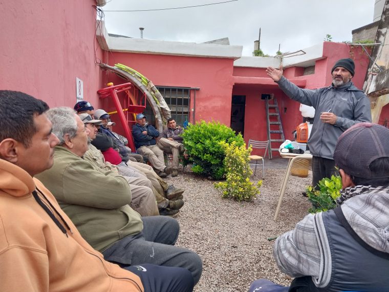 Capacitación en fumigación para el personal municipal en Monte Cristo