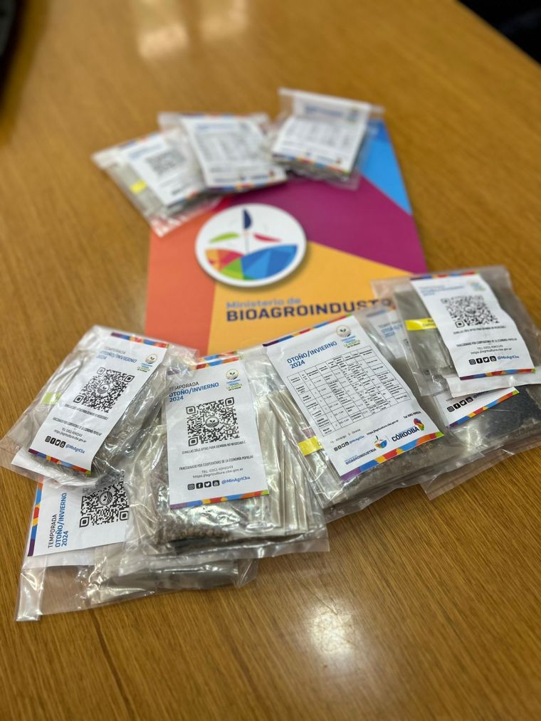 Entrega de semillas a los inscriptos en el programa 