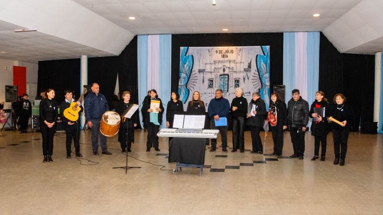 Emotivo Acto del 9 de Julio en Monte Cristo