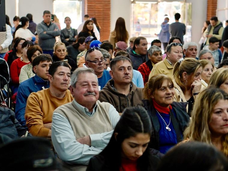 El Gobernador Martín Llaryora visitó Monte Cristo