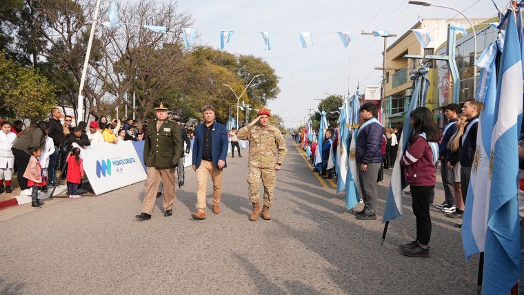 Emocionante 28º Desfile Cívico-Militar en Monte Cristo