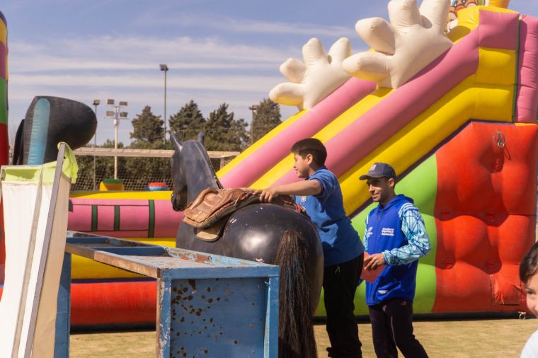 Estudiantes de 5to grado disfrutaron de la jornada “Jugando con el Padre de la Patria”
