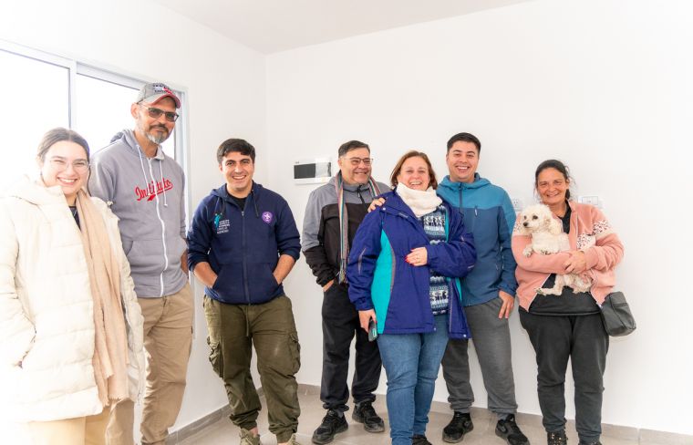 Se entregaron 8 viviendas del EMUVI en Monte Cristo