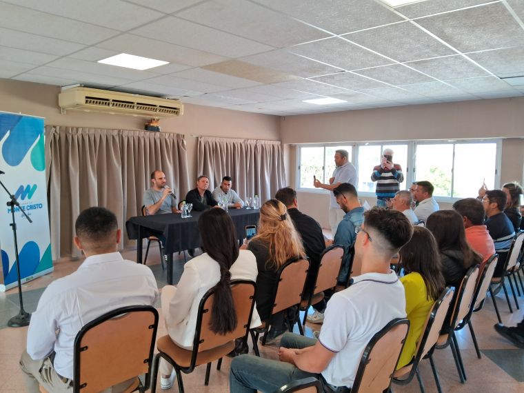 El municipio de Monte Cristo se incorpora al Programa Centro de Idiomas Córdoba