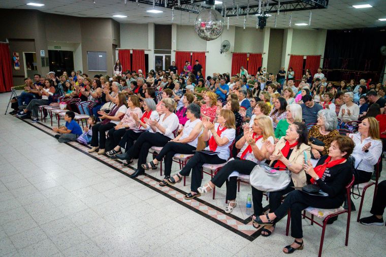 La Oficina de Personas Mayores de Monte Cristo realizó una nueva muestra de talleres