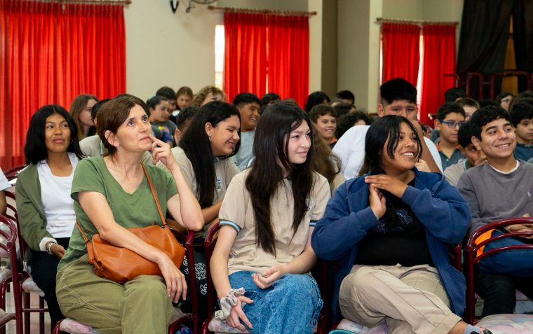 Una emotiva charla llena de empatía y conciencia para los jóvenes de Monte Cristo