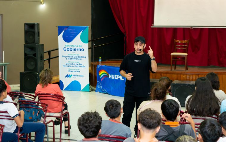 Una emotiva charla llena de empatía y conciencia para los jóvenes de Monte Cristo