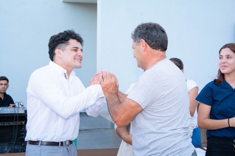 Entrega de Certificados del CEDER  a los egresados 2024