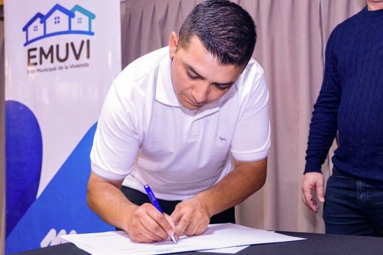 Entrega de nuevas viviendas: más de 50 familias cumplieron su sueño de la casa propia