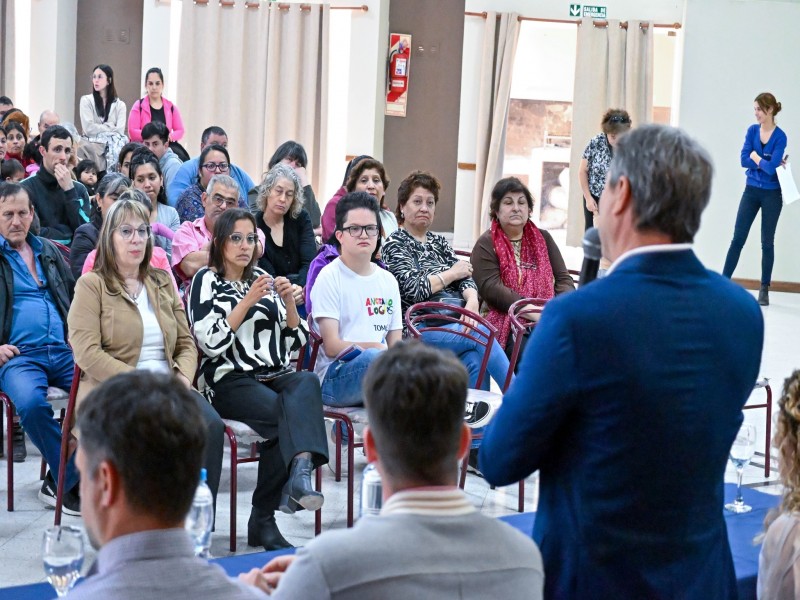 Entrega de créditos del Banco de la Gente en Monte Cristo