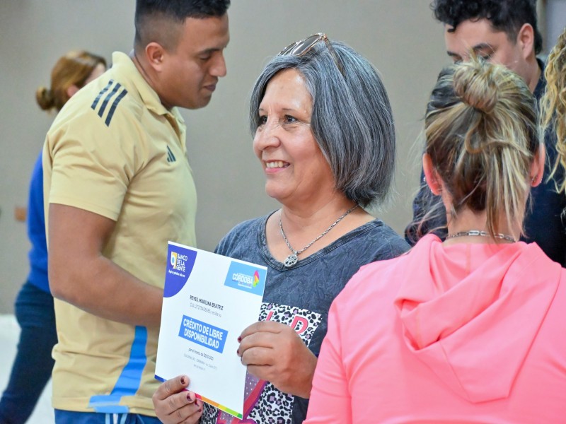 Entrega de créditos del Banco de la Gente en Monte Cristo