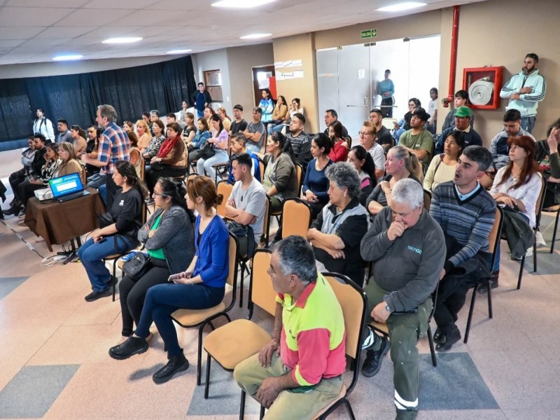 Presentación de Empleo +26 en Monte Cristo