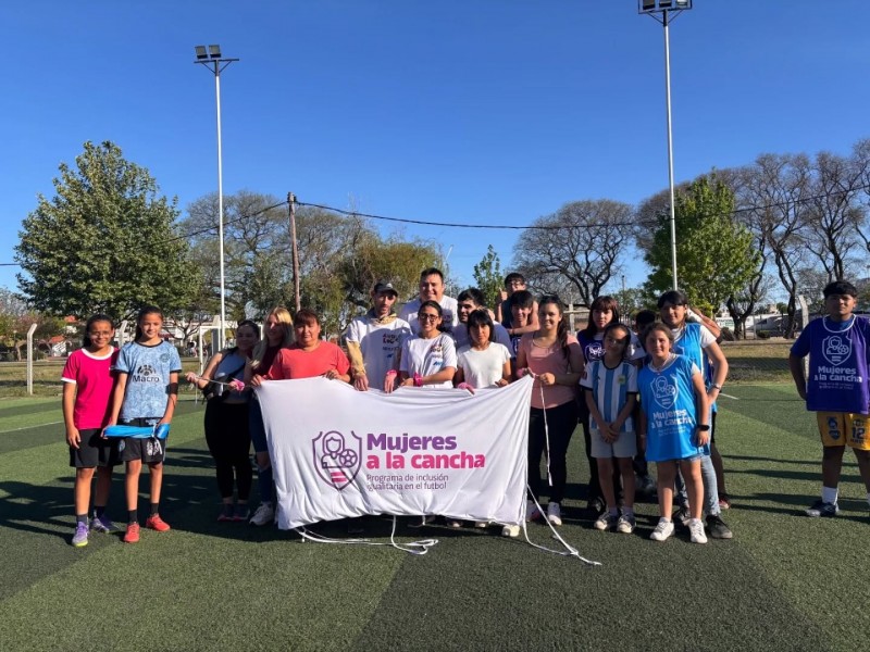 Una jornada a puro deporte en “La Copa Rosa: Goles por la vida”