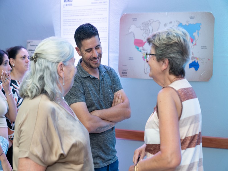 Monte Cristo celebró el cierre de la muestra fotográfica “La Vuelta al Mundo en 80 Fotos”