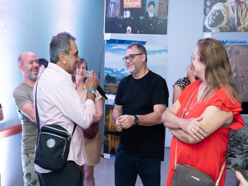 Monte Cristo celebró el cierre de la muestra fotográfica “La Vuelta al Mundo en 80 Fotos”