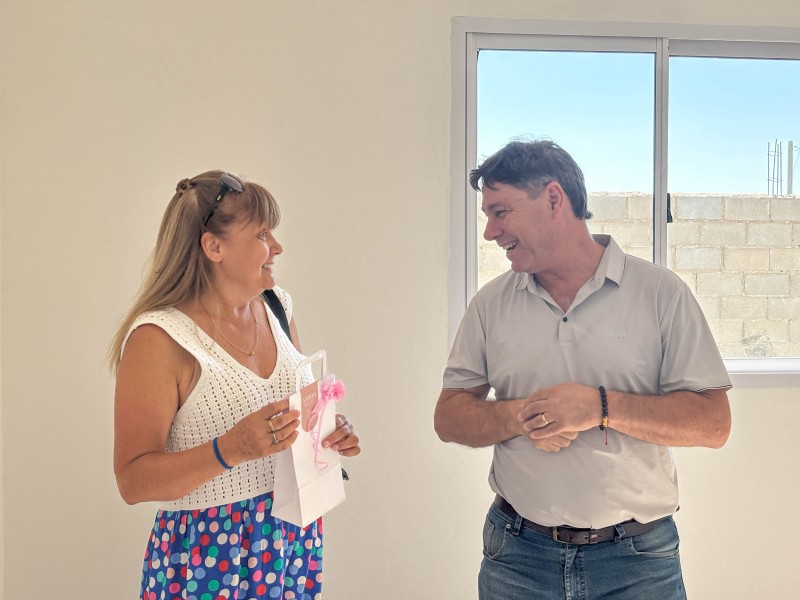 Se entregaron 2 viviendas del EMUVI en Monte Cristo