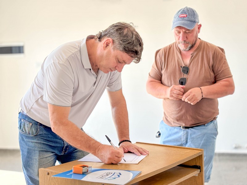 Se entregaron 2 viviendas del EMUVI en Monte Cristo