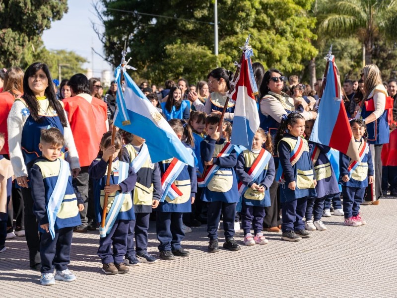 Monte Cristo celebró el día de su bandera en la Plaza Sarmiento