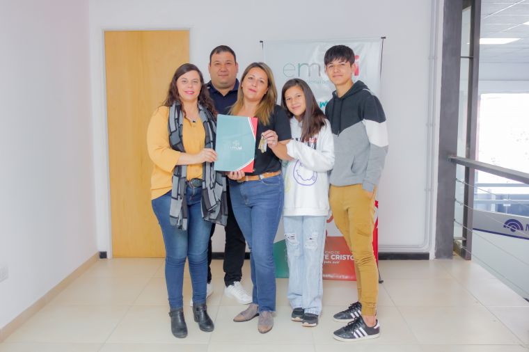 Entrega de Viviendas E.MU.VI  29/05/23